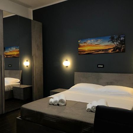 Hotel Neyra Beach Rimini Zewnętrze zdjęcie