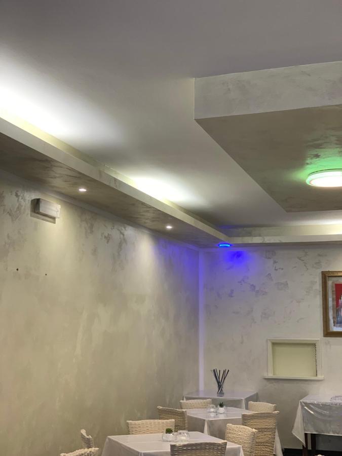 Hotel Neyra Beach Rimini Zewnętrze zdjęcie