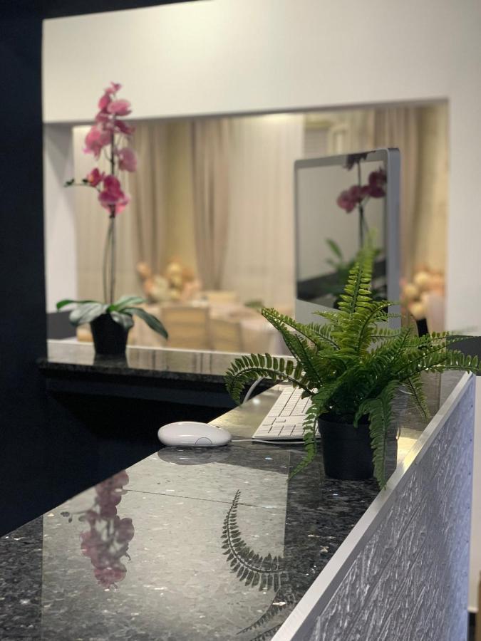 Hotel Neyra Beach Rimini Zewnętrze zdjęcie
